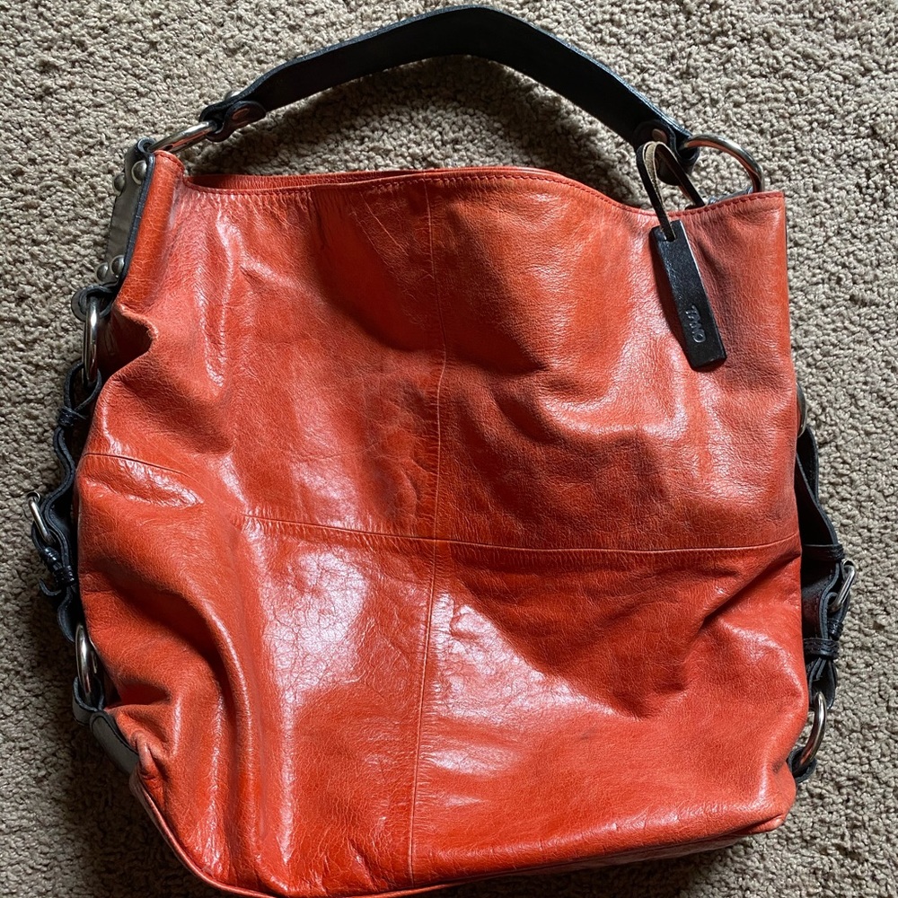 Tano Leather Shoulder Bag